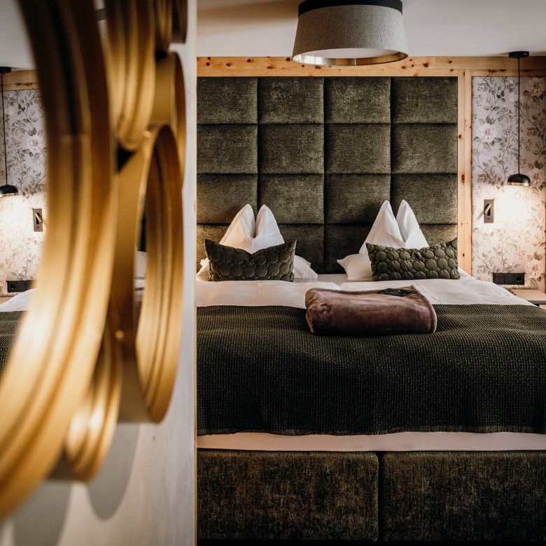 home_interior_hotel_rieser_pertisau-achensee_2022_wellness_baerenkopfsuite_rooftop_suite_c_home_interior_96dpi-52_1.jpg home_interior_hotel_rieser_pertisau-achensee_2022_wellness_baerenkopfsuite_rooftop_suite_c_home_interior_96dpi-52_1.jpg