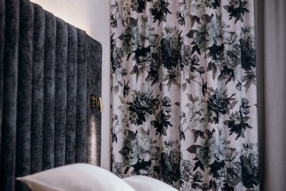 Chesa Monte - Zimmer Muster, Vorhang, Blumenmuster, Kopfhaupt, Veloursoptik, Kissen